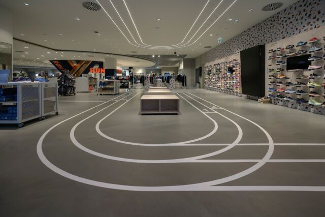 𝗟𝗼𝗼𝗸 𝗮𝘁 𝘁𝗵𝗶𝘀 𝗯𝗲𝗮𝘂𝘁𝗶𝗳𝘂𝗹 𝗳𝗹𝗼𝗼𝗿 𝗶𝗻 𝘁𝗵𝗶𝘀 𝘀𝘁𝗼𝗿𝗲?😍  In the store SportScheck in Stuttgart, Germany lies our Arturo PU2050 Flooring system! 💪  Executed by Raumbeton  #design #self-smoothingfloor #stores #sport #architecture #resin 
________________________________________
𝗞𝗶𝗷𝗸 𝗲𝗲𝗻𝘀 𝗻𝗮𝗮𝗿 𝗱𝗲𝘇𝗲 𝗽𝗿𝗮𝗰𝗵𝘁𝗶𝗴𝗲 𝘃𝗹𝗼𝗲𝗿 𝗶𝗻 𝗱𝗲𝘇𝗲 𝘄𝗶𝗻𝗸𝗲𝗹?😍  In de winkel SportScheck in Stuttgart, Duitsland ligt ons Arturo PU2050 Gietvloersysteem! 💪  Uitgevoerd door Raumbeton  #gietvloer #architect #winkel #arturo #arturoflooring #vtwonen
________________________________________
𝗦𝗰𝗵𝗮𝘂𝗲𝗻 𝗦𝗶𝗲 𝘀𝗶𝗰𝗵 𝗱𝗶𝗲𝘀𝗲𝗻 𝘀𝗰𝗵𝗼̈𝗻𝗲𝗻 𝗕𝗼𝗱𝗲𝗻 𝗶𝗻 𝗱𝗶𝗲𝘀𝗲𝗺 𝗦𝘁𝗼𝗿𝗲 𝗮𝗻?😍  In der Store SportScheck in Stuttgart liegt unser Arturo PU2050 Bodensystem! 💪  Ausgeführt von Raumbeton  #uzinutz #verlaufbeschichtung #fussboden #architektur