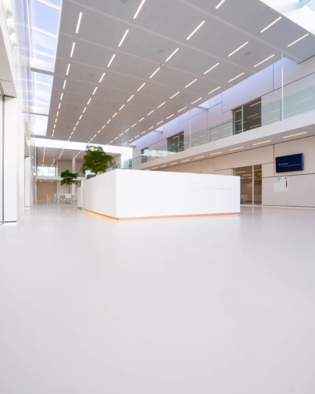 𝐀 𝐍𝐞𝐰 𝐎𝐟𝐟𝐢𝐜𝐞 𝐅𝐨𝐫 𝐍𝐞𝐰𝐜𝐨𝐥𝐝!🆕  The new @newcold_global office in Breda features over 5000m² of Arturo PU2050 resinfloor in the beautiful Calm Breeze color, as well as approximately 600m² of stylish Epoxy Coating🤩. Our Cradle to Cradle Certified®  floor now lies in several rooms, such as the offices, kitchen, restrooms, and cafeteria.  Arturo was chosen for this project due to its high quality and wide color palette. The close collaboration between the involved parties, @holland.floor , @coat_it and Bouwgroep Moonen, ensured a successful completion.💪🏼💚  #Arturo #ArturoFlooring #ResinFloors #CradleToCradle #InteriorDesign #OfficeDesign #Sustainability